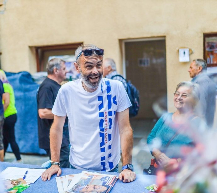 Robert Šlachta kampaňuje ako ANO v roku 2013, tvrdí Babiš. Foto - Facebook/Robert Šlachta