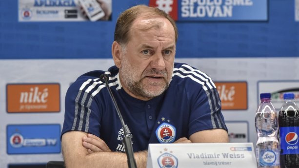 Podarí sa trénerovi Weissovi ďalší trénerský úspech so slovenským mužstvom na európskej scéne? / Zdroj: cas.sk