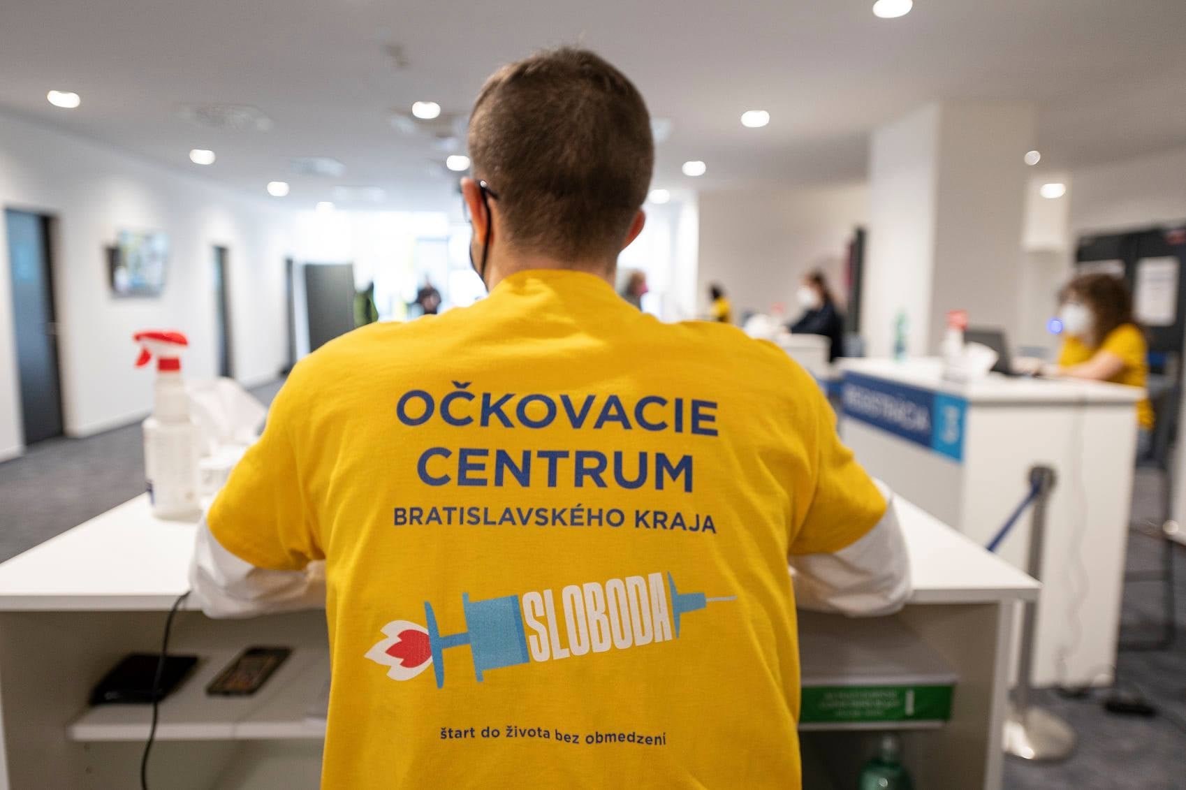 Lotéria či zákazy pre neočkovaných? Treba konečne odškodňovať nežiadúce účinky vakcín. Svet to robí. Odškodňovanie zvyšuje dôveru, hovorí WHO či OECD. - Vimarsana News