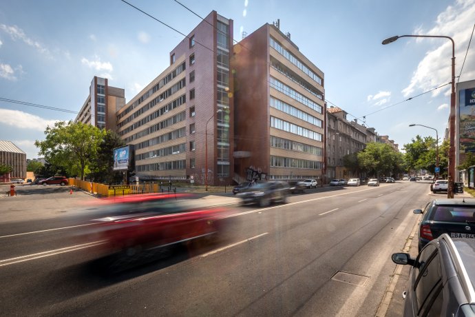 ŽSR chcú predať aj budovy železničnej polikliniky a ubytovne v širšom centre Bratislavy. Foto N - Tomáš Benedikovič