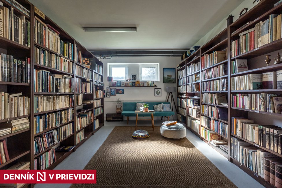 Jednou z už fungujúcich prevádzok v Jabloni je antikvariát. Foto N - Tomáš Benedikovič