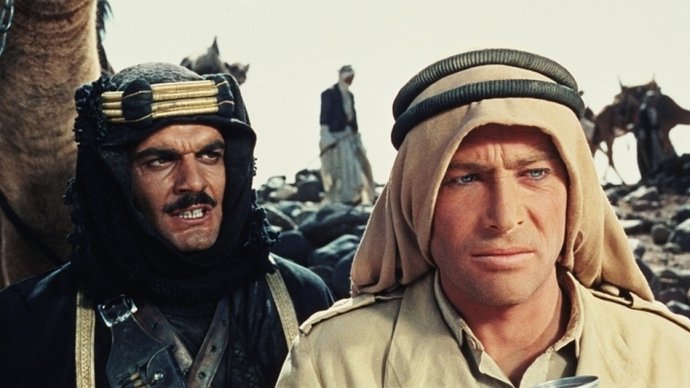 Sherif Ali (Omar Sharif) a T. E. Lawrence (Peter O'Toole). Záber z filmu Lawrence z Arábie z roku 1962. Foto - Sony Pictures Home Entertainment