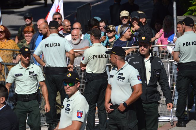 Protesty počas osláv SNP v Banskej Bystrici. Foto N - Daniel Vražda