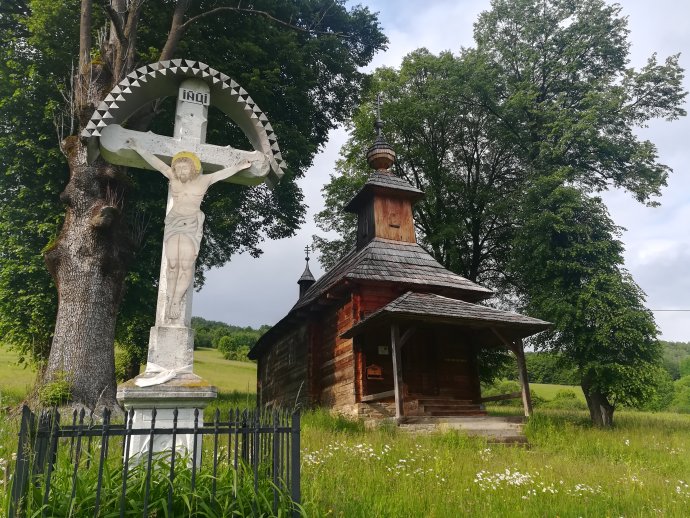 V obciach Uličskej doliny je zachovaných niekoľko vzácnych drevených kostolíkov. Foto – Objavte Poloniny