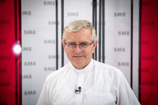 Kňaz Marián Gavenda, zdroj: https://domov.sme.sk/c/22700929/papez-frantisek-navsteva-slovensko-rozhovor.html