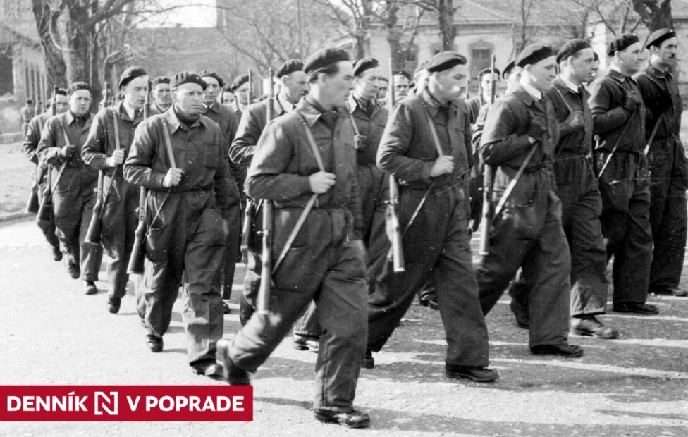Milicionári v roku 1949 v Bratislave. Foto – TASR