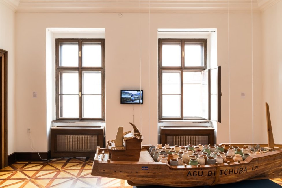 Pohľad do výstavy Action Everything v Pálffyho paláci Galérie mesta Bratislavy. Foto - Barbora Girmanová