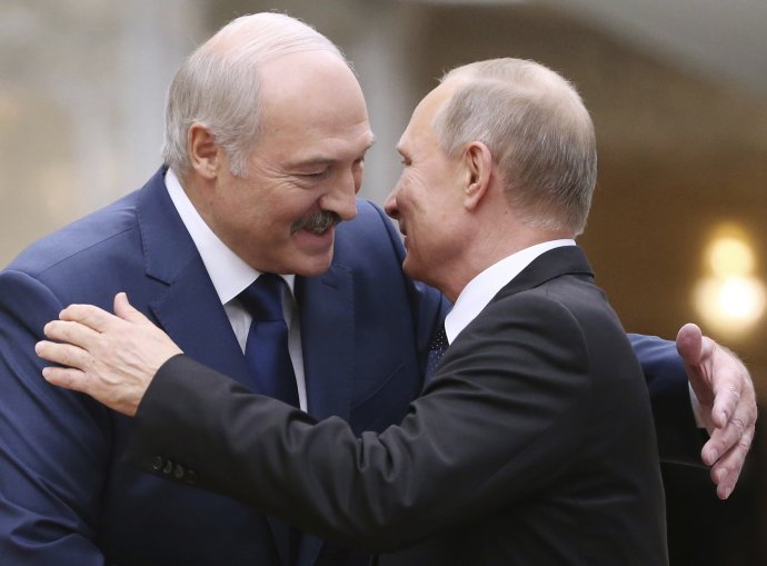 Lukašenko a Putin. Foto – TASR/AP