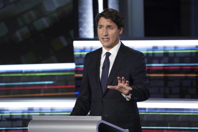 Líder liberálov a kanadský premiér Justin Trudeau počas predvolebnej diskusie. Foto: TASR/AP