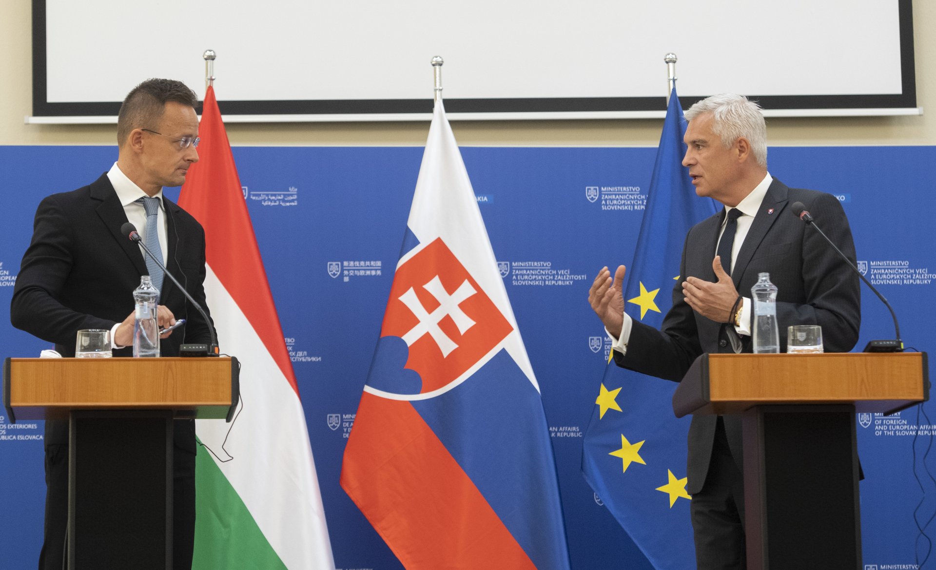 Péter Szijjártó a Ivan Korčok. Foto - TASR
