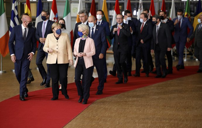 Účastníci samitu v Bruseli. Foto - TASR/AP