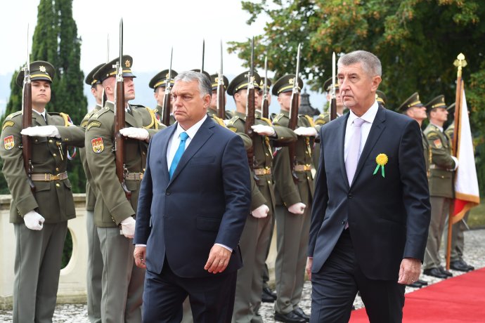 Andrej Babiš privítal v Česku Viktora Orbána. Foto – TASR/AP