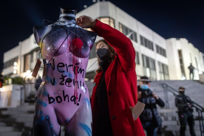 Tüntetés a reprodukciós jogokért Pozsonyban, 2021-ben. Fotó N - Tomáš Benedikovič