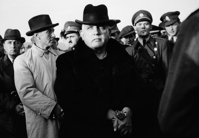 Jozef Tiso v putách v októbri 1945. Foto - TASR