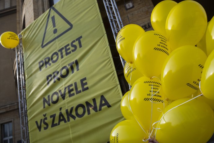 Z protestného pochodu Univerzity Komenského proti novele vysokoškolského zákona v Bratislave v utorok 16. novembra 2021. Foto - TASR