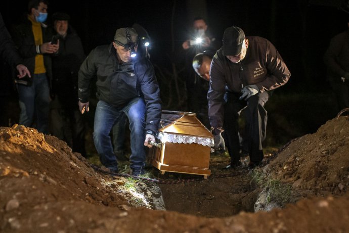 Ahmada pochovali moslimovia z východného Poľska. Na pohreb mu prišlo aj 50 novinárov. Foto – Deník N/Gabriel Kuchta