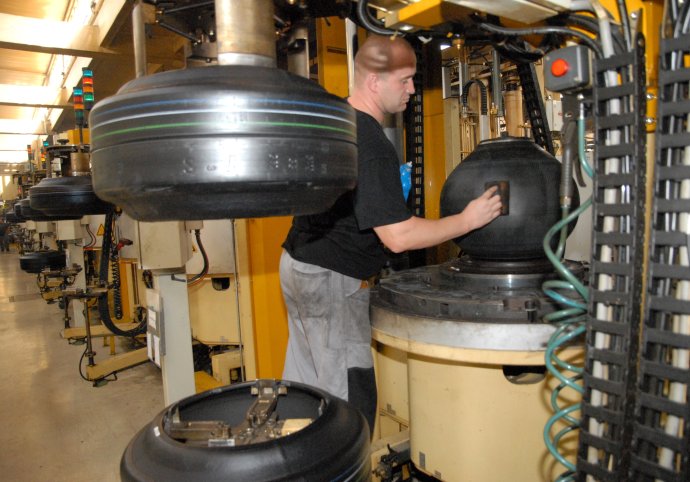 Najvyšší superodpočet 12,4 milióna eur si za minulý rok uplatnila spoločnosť Continental Matador Rubber. Foto – TASR