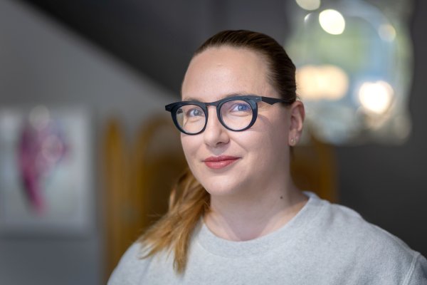 Po Európe zháňa vintage nábytok a&nbsp;dizajnové kúsky prirovnáva k&nbsp;luxusným autám: Porsche z&nbsp;päťdesiatych rokov si tiež drží svoju cenu