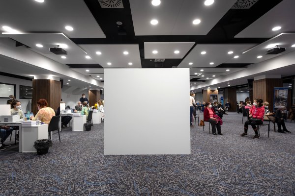 Očkovanie vakcínou proti omikronu sa začne v&nbsp;polovici septembra. Čo o&nbsp;nej vieme? (otázky a&nbsp;odpovede)