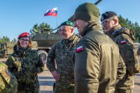 V Pobaltí sa od roku 2018 strieda približne 130 vojakov v rámci medzinárodnej operácie "Predsunutá prítomnosť", ktorou NATO reagovalo na ruskú agresiu voči svojim susedom. 