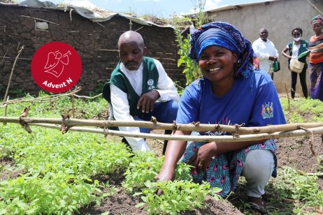 ADRA vybudovala v Ugande farmu, na ktorej utečencov prevažne z Konga vedie k potravinovej sebestačnosti. Foto – ADRA Slovensko