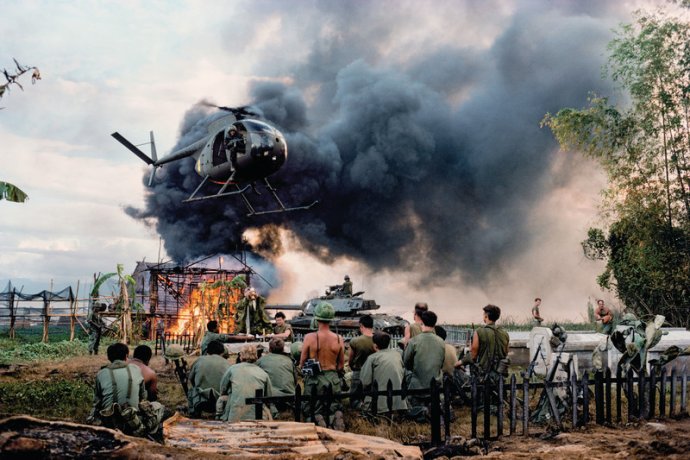 Scéna z nakrúcania filmu Apocalypse Now. Foto - Chas Gerretsen / Prestel
