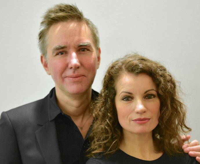 Alexander Ahndoril a Alexandra Coelho Ahndorilová. Foto - Wikimedia Commons/Frankie Fouganthin, CC BY-SA 4.0