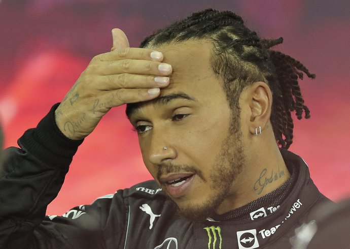 Lewis Hamilton po pretekoch. Foto - TASR/AP