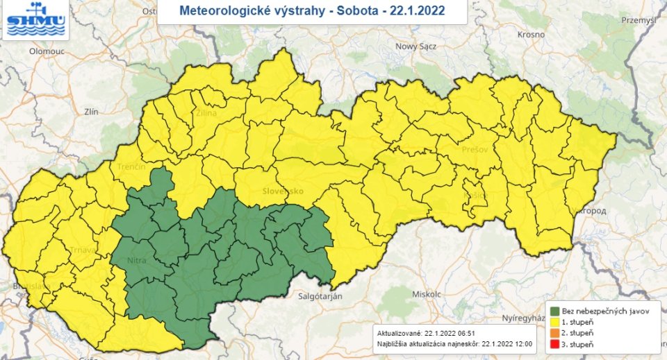 Na severe platí výstraha pred snežením, v ostatných častiach Slovenska pred nízkymi teplotami a snehovými jazykmi. Zdroj - SHMÚ