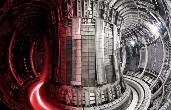 Interiér zriadenia JET na jadrovú fúziu. Foto – UKAEA