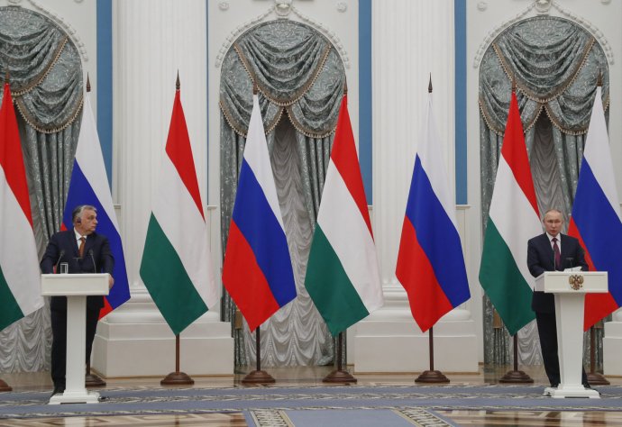 Maďarský premiér Viktor Orbán na návšteve u Vladimira Putina v Moskve. Foto - TASR/AP