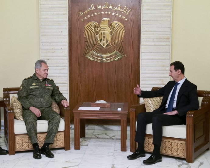 Ruský minister obrany Šojgu sa stretol so sýrskym diktátorom Asadom týždeň pred inváziou na Ukrajinu. Foto - TASR/AP