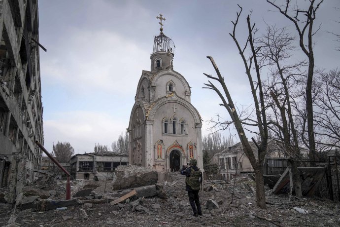 Zničený kostol v Mariupole. Foto - TASR/AP