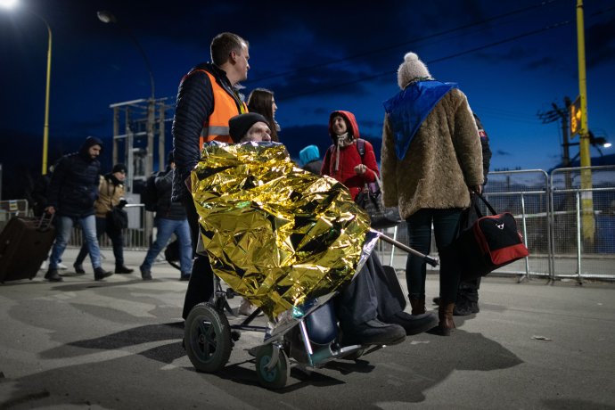 Utečenci na hraničnom priechode vo Vyšnom Nemeckom. Foto N - Tomáš Benedikovič