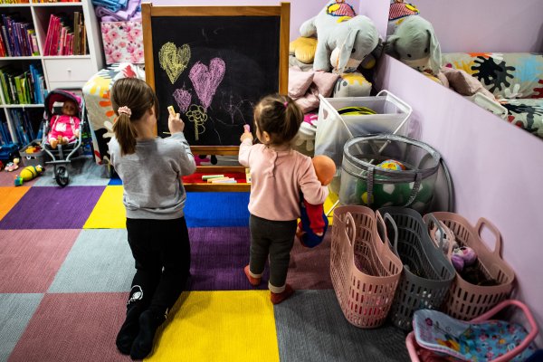 Rodičom z&nbsp;Ukrajiny štát nepomáha nájsť školu pre ich deti. Bratislavské škôlky sú už takmer plné