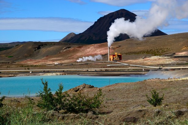 Využívanie geotermálnej energie a ostatných obnoviteľných zdrojov je najefektívnejšou cestou zbavovania sa závislosti od fosílnych palív. Foto – Shutterstock