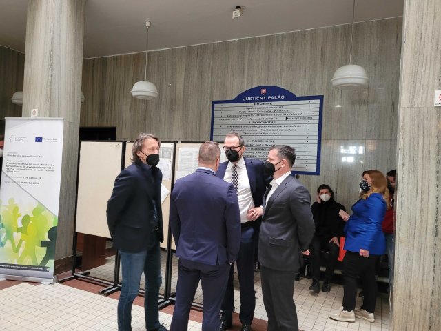 Makó a Beňa čakajú na rozhodnutie súdu. Foto - N