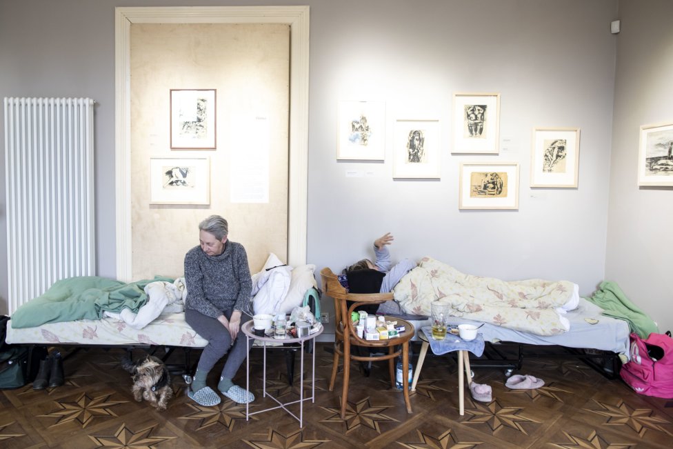 Ya Gallery je útočiskom pre ľudí utekajúcich pred vojnou z Kyjiva, Charkiva, Súm či Irpiňa. Foto – Deník N/Gabriel Kuchta