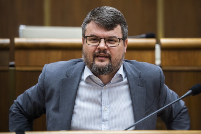 Zákon o štátnej podpore nájomného bývania zastrešoval vicepremiér Štefan Holý. Foto – TASR