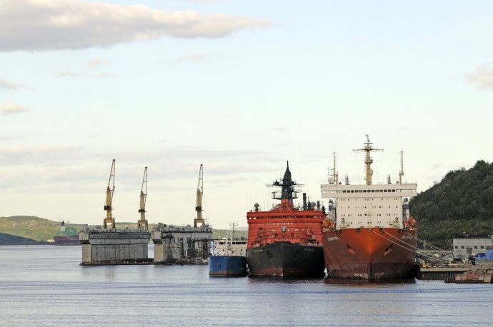 Kikötő az oroszországi Murmanszkban. Fotó - GRID-Arendal, Flicrk.com (licencia CC BY-NC-SA 2.0)