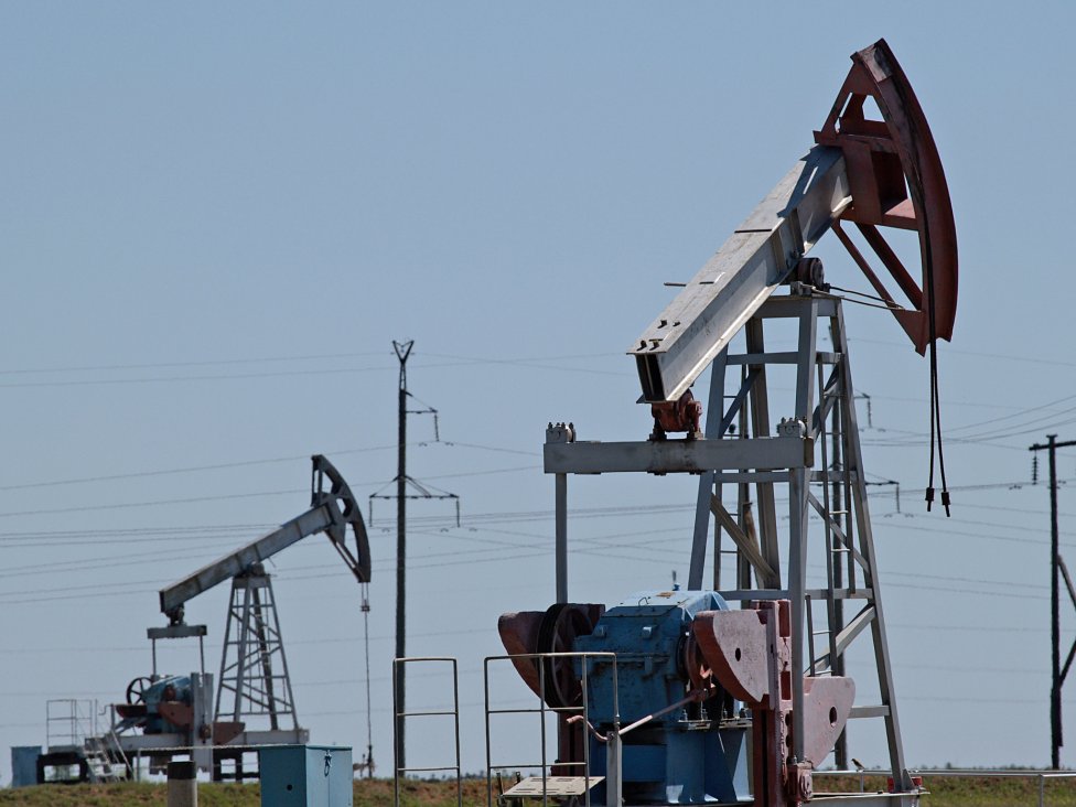 Ťažba ropy na juhu Ruska. Foto - Gennadiy Kolodkin/World Bank, Flickr.com (licencia CC BY-NC-ND 2.0)