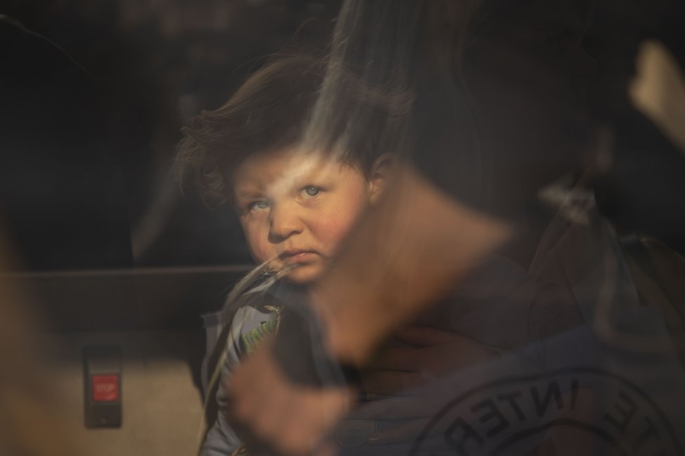 Niektoré deti sa z Mariupola dostali vďaka odvahe svojich rodičov. Tie, ktoré ich nemajú, často skončili v Rusku. Foto - Gabriel Kuchta/Deník N