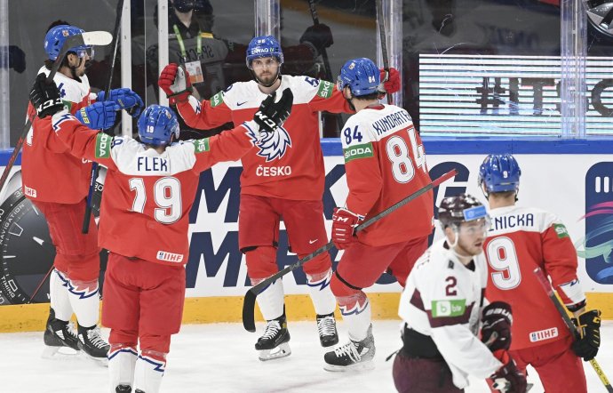 Českí hokejisti sa po príchode Davida Pastrňáka konečne rozbehli. FOTO TASR/AP