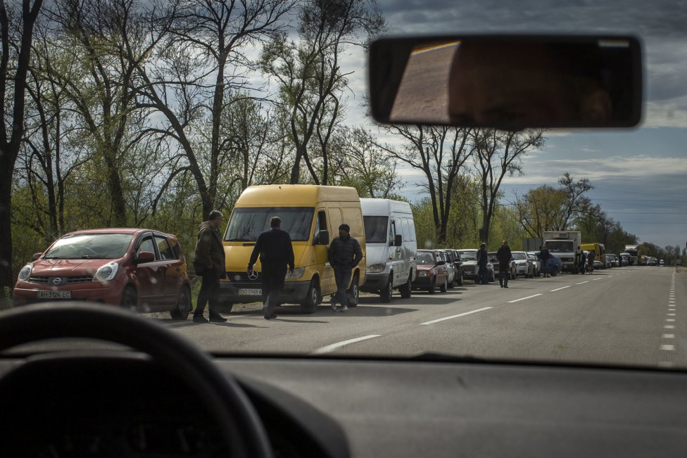 Rad na Mariupol sa teraz už tvorí oboma smermi. Foto - Gabriel Kuchta, Deník N