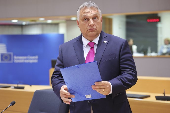 Orbán Viktor a május végi EU-csúcson, ahol sikerült elérnie az olajembargó alóli kivételt. Fotó – TASR/AP