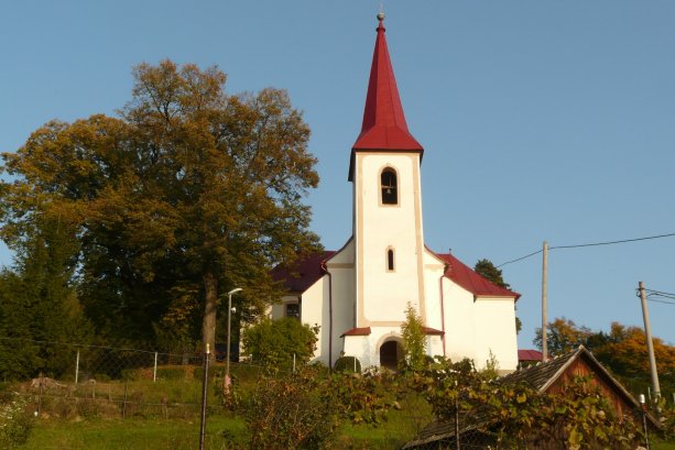 Evanjelický kostol v Kalinove, kde pôsobil ako farár Michal Gotsch. V r. 1674 ho s ďalšími stovkami evanjelických farárov predvolali na súd do Bratislavy a obvinili z podpory sprisahania proti cisárovi Leopoldovi I. Obvinení proces odmietli ako vykonštruovaný. 70-ročný Michal Gotsch skončil vo väzení v Leopoldove. Odtiaľ ho r. 1675 eskortovali do Talianska, kde ho mali s ďalšími predať na galeje. Zomrel po ceste od absolútneho vyčerpania. Obrázok: ECAV Kalinovo.