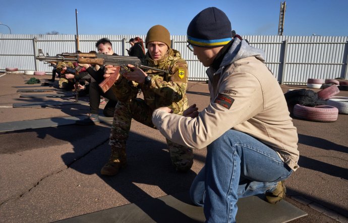 Обучение волонтеров в Украине. Foto - Deník N/Iva Zímová