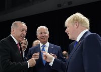 Turecký prezident Recep Tayyip Erdogan, americký prezident Joe Biden a britský premiér Boris Johnson. Foto - TASR/AP