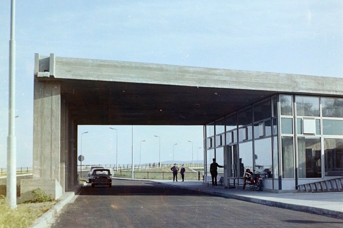 A balassagyarmati határátkelő 1969-ben. Fotó - Fortepan / UVATERV