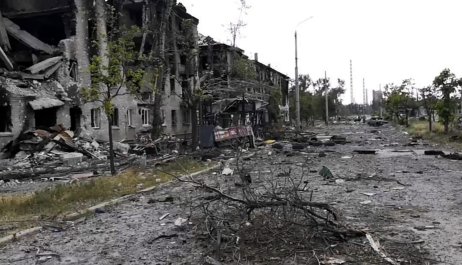 Zničené ulice v Lysyčansku. Foto – AP/TASR